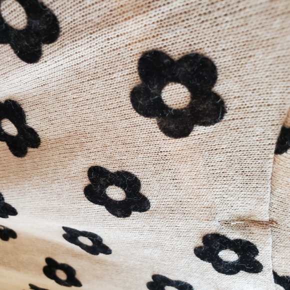 Flower Pattern Top puff sleeve Sz M - Picture 5 of 10